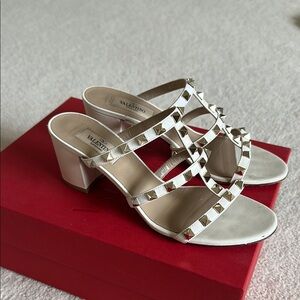 Valentino Garavani Rockstud Leather Sandal 60MM Light Ivory 37 1/2